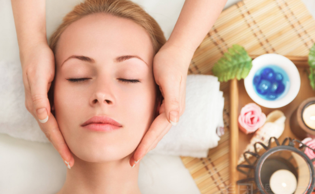  疯狂长痘怎么办？实用的祛痘技巧来啦！