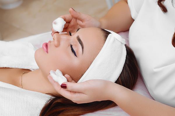 祛痘小妙招祛痘7个必杀技还你无暇肌！